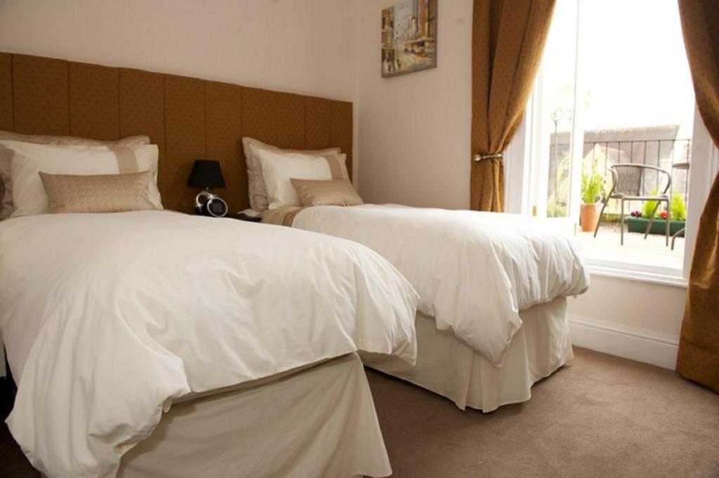 The Bradley Hotel เชลเทนแฮม ห้อง รูปภาพ