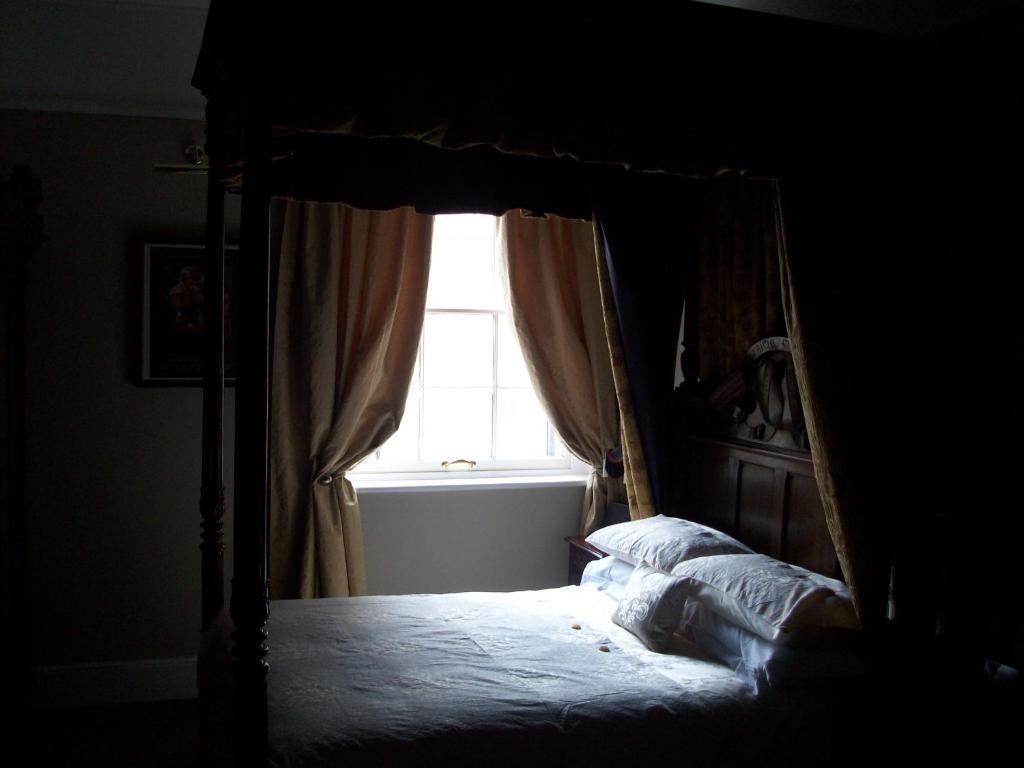 The Bradley Hotel เชลเทนแฮม ห้อง รูปภาพ
