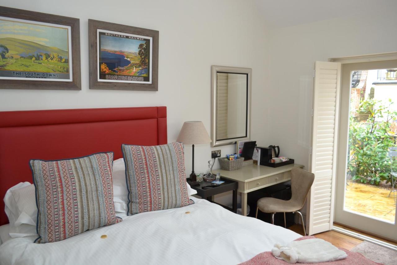 The Bradley Hotel เชลเทนแฮม ภายนอก รูปภาพ