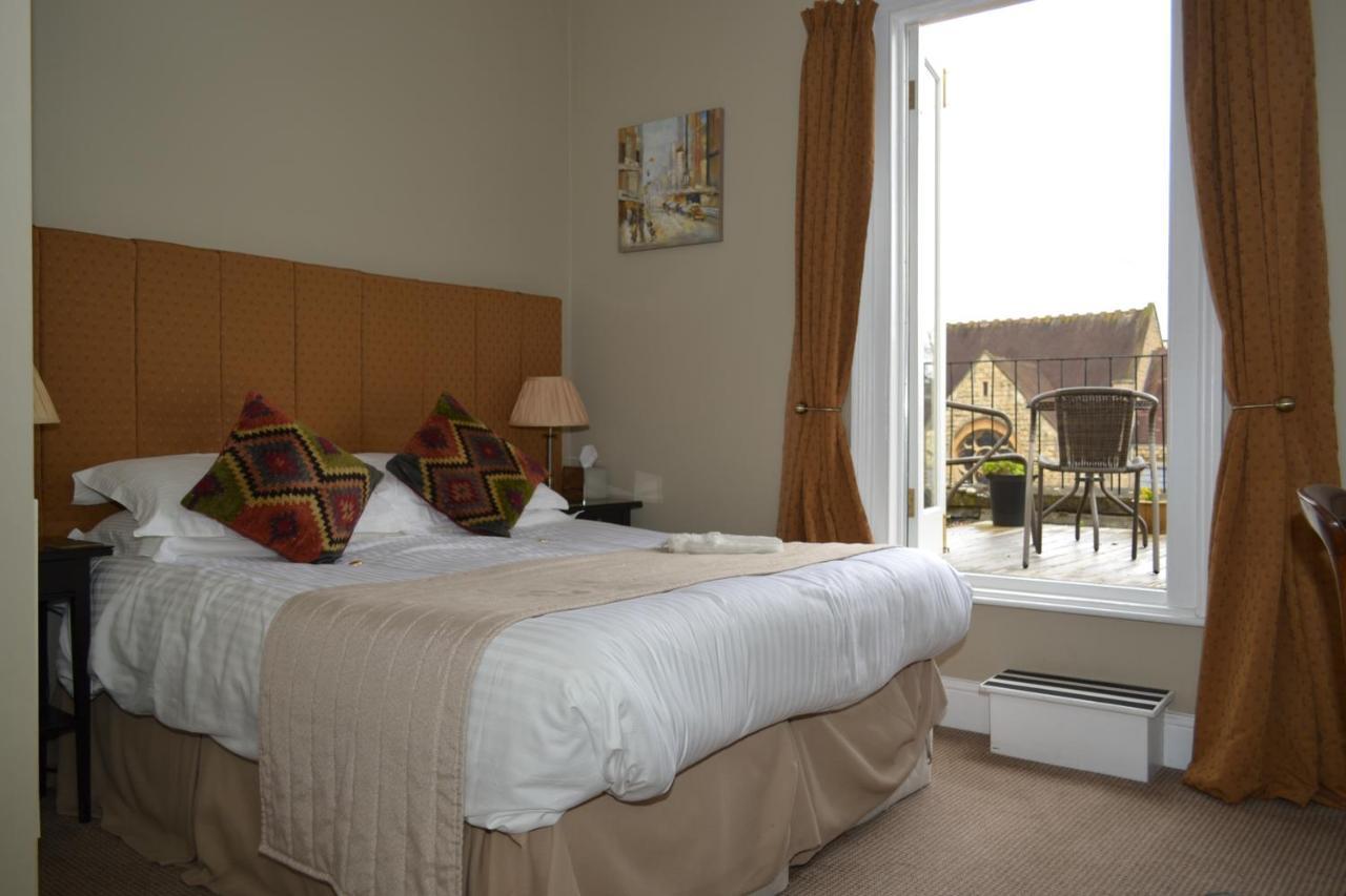 The Bradley Hotel เชลเทนแฮม ภายนอก รูปภาพ