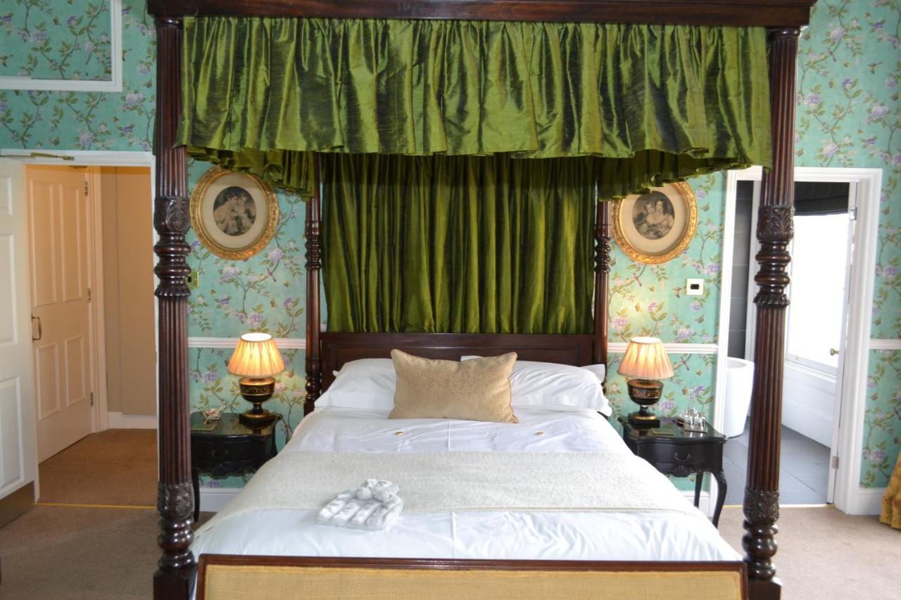The Bradley Hotel เชลเทนแฮม ภายนอก รูปภาพ