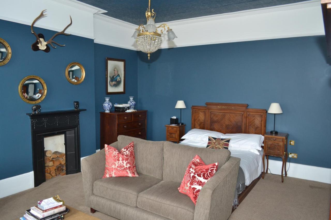 The Bradley Hotel เชลเทนแฮม ภายนอก รูปภาพ